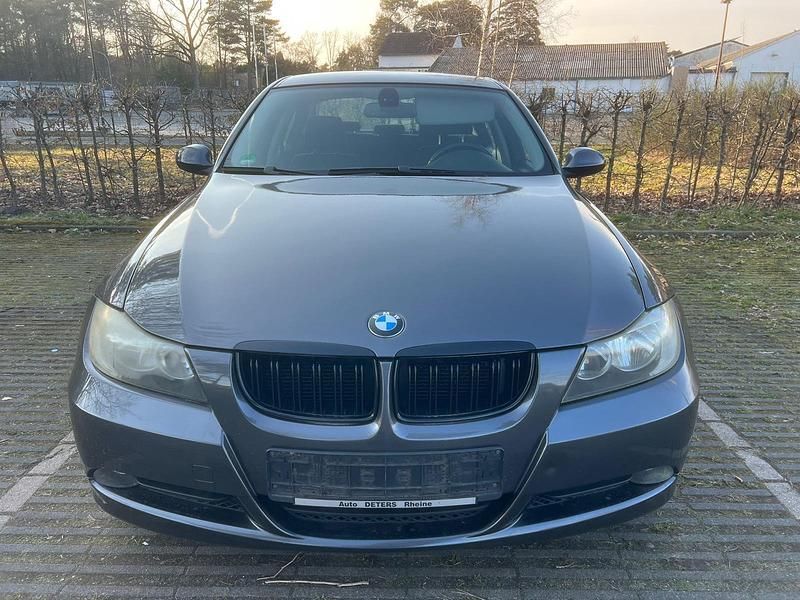 Gebraucht BMW 320 125 PS (91 kW) 2007 Grau Limousine