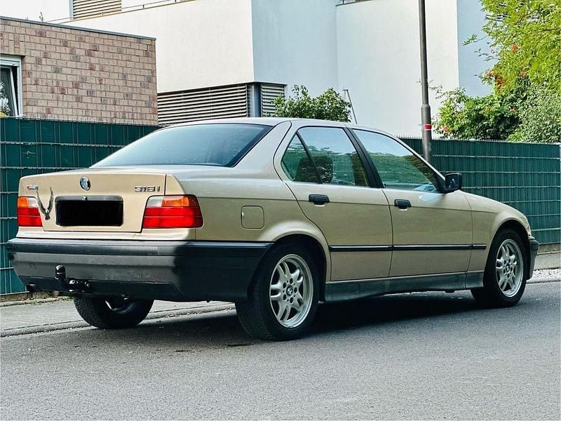 Gebraucht BMW 316 Basis 102 PS (75 kW) 1993 Beige Limousine