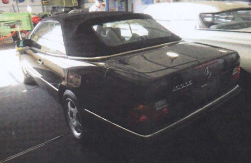 Schwarz Gebraucht 1993 Mercedes E300 Cabrio | 19.500 € - Bild 1/4
