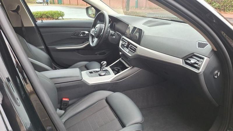 Gebraucht BMW 320 190 PS (139 kW) 2022 Schwarz Kombi