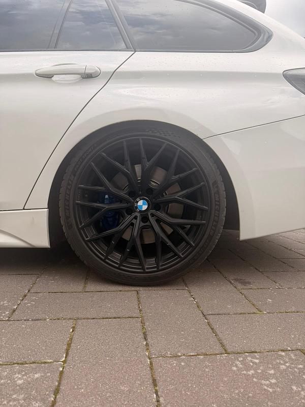 Gebraucht BMW 330 M Sport 258 PS (189 kW) 2015 Weiß Kombi