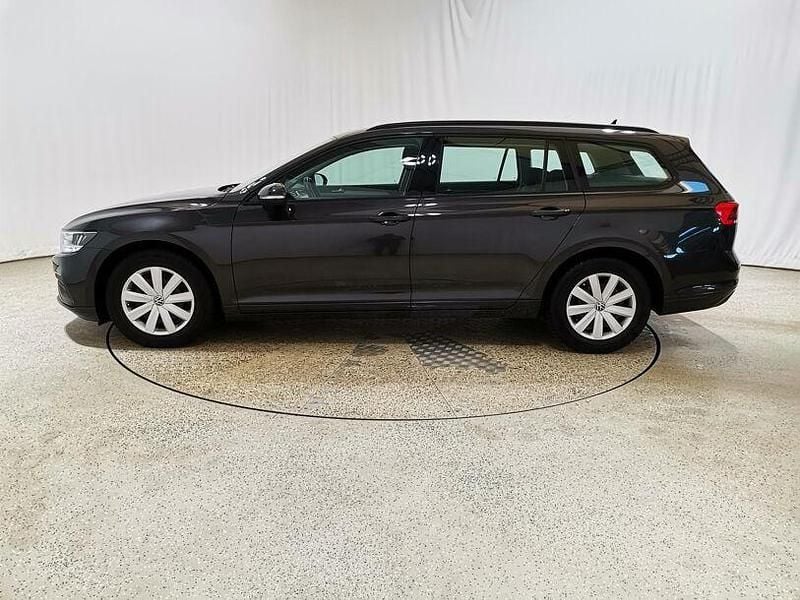 Gebraucht VW Passat 150 PS (110 kW) 2022 Mangangrau metallic Kombi