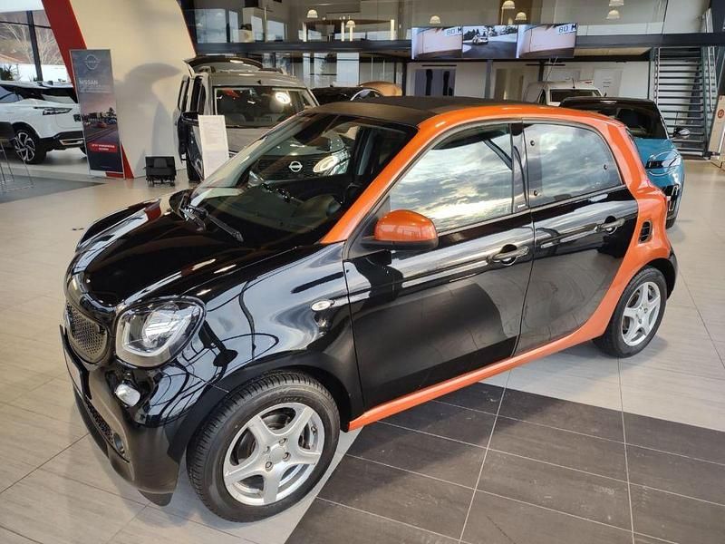 Gebraucht Smart ForFour Passion 90 PS (66 kW) 2016 Schwarz/orange (metallic) Kleinwagen