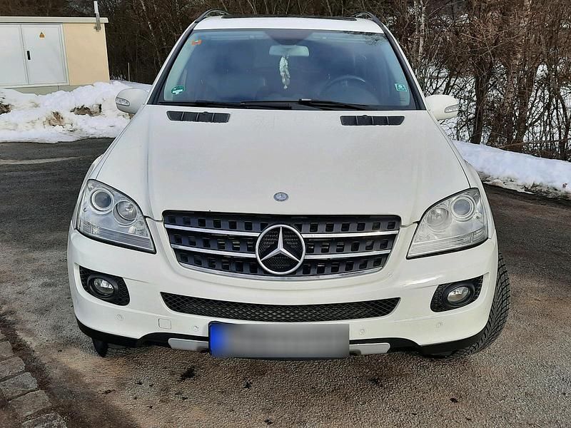 Gebraucht Mercedes ML320 224 PS (164 kW) 2008 Weiß SUV