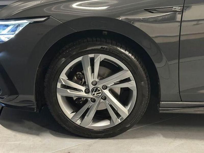 Gebraucht VW Golf VIII R-line 150 PS (110 kW) 2023 Uranograu Kombi