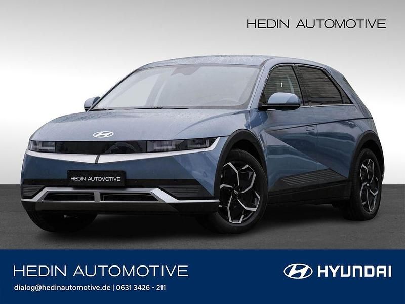 Blau lucid blue / mic Gebraucht 2024 Hyundai Ioniq 6 Techniq Limousine | 35.490 € (Teuer) - Bild 1/4