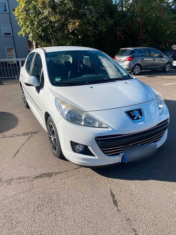 Weiß Gebraucht 2011 Peugeot 207 Kleinwagen | 2.800 € (Fairer Preis) - Bild 1/4