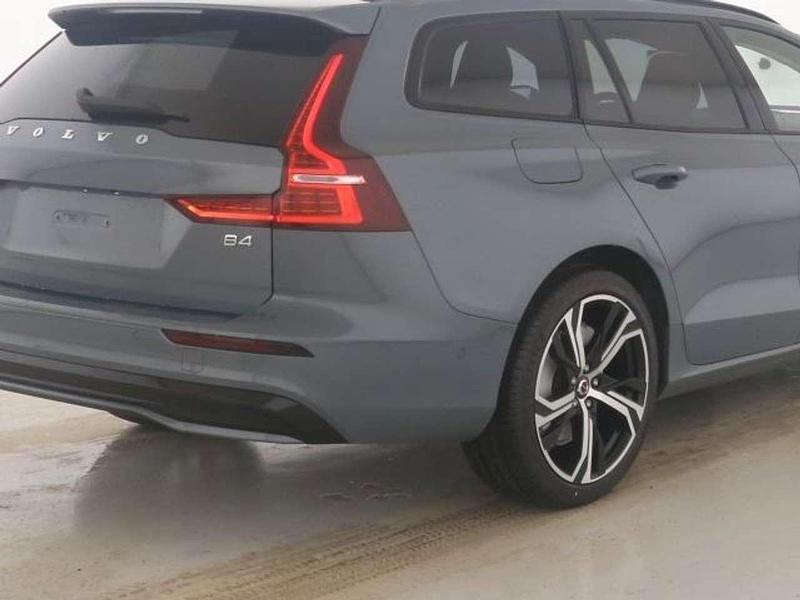 Gebraucht Volvo V60 Ultimate 197 PS (144 kW) 2024 Grau Kombi