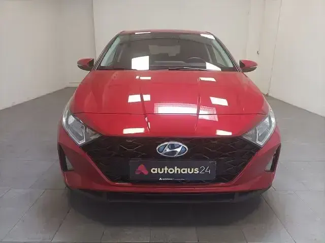 Gebraucht Hyundai i20 101 PS (74 kW) 2022 Rot Kleinwagen