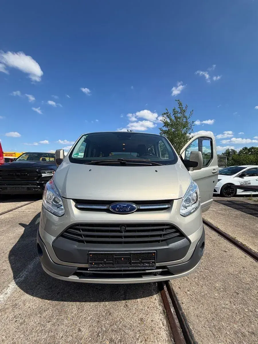 Gebraucht Ford Tourneo Custom 131 PS (96 kW) 2017 Grau Van