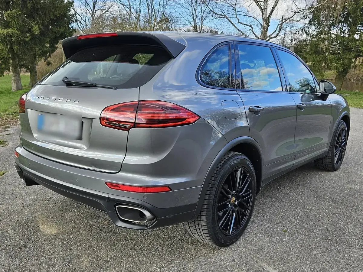 Gebraucht Porsche Cayenne 262 PS (192 kW) 2015 Grau SUV