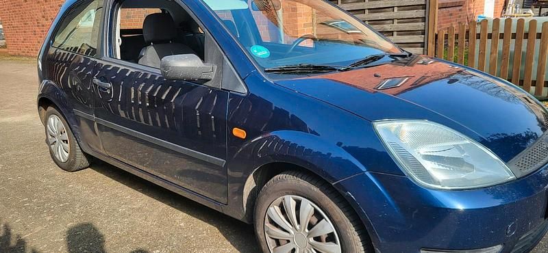 Gebraucht Ford Fiesta 69 PS (50 kW) 2004 Blau Kleinwagen