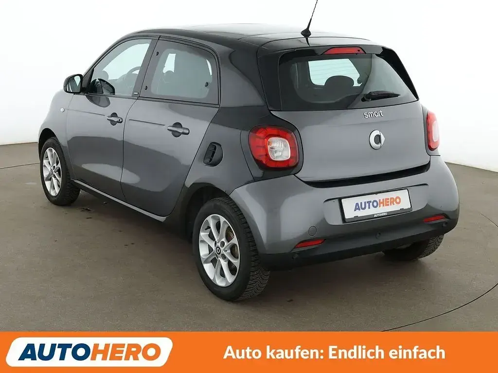 Używany Smart ForFour Basis 90 KM (66 kW) 2018 Szary Hatchback
