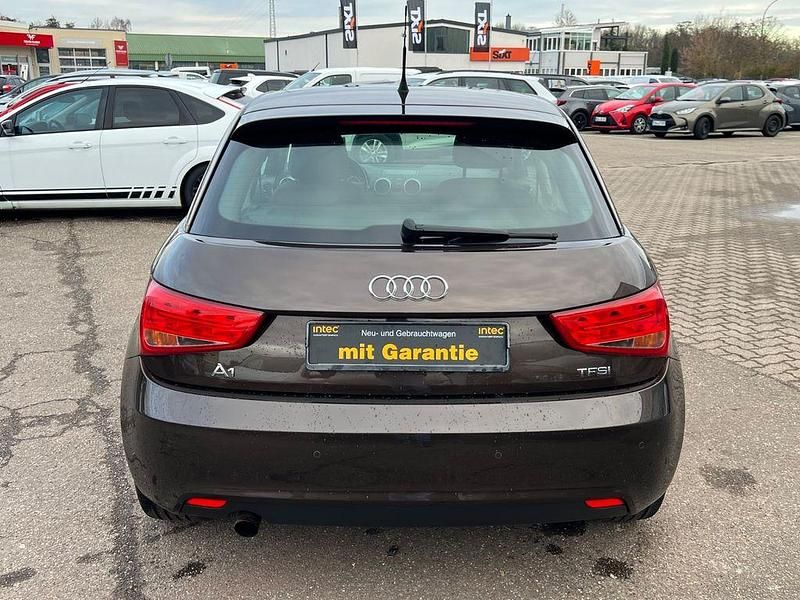 Gebraucht Audi A1 Sportback Attraction 86 PS (63 kW) 2012 Braun Kleinwagen