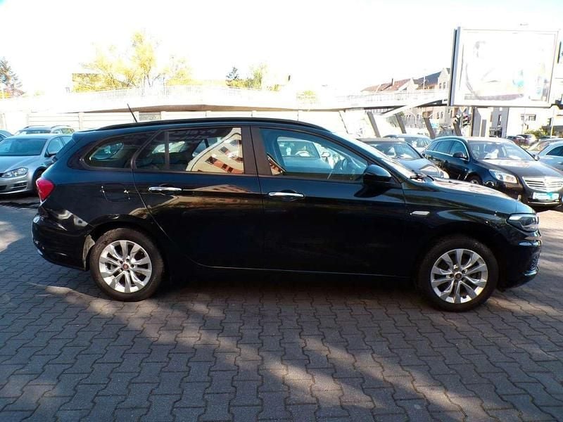 Gebraucht Fiat Tipo 95 PS (69 kW) 2017 Schwarz Kombi