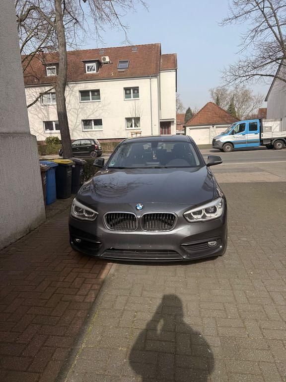 Gebraucht BMW 116 Advantage 109 PS (80 kW) 2019 Grau Kleinwagen