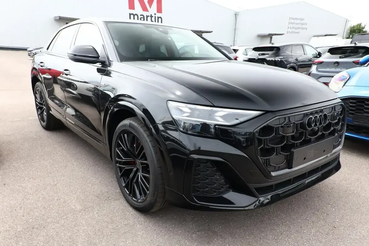 Neu Audi Q8 S-Line 286 PS (210 kW) 2026 Mythosschwarz metallic SUV