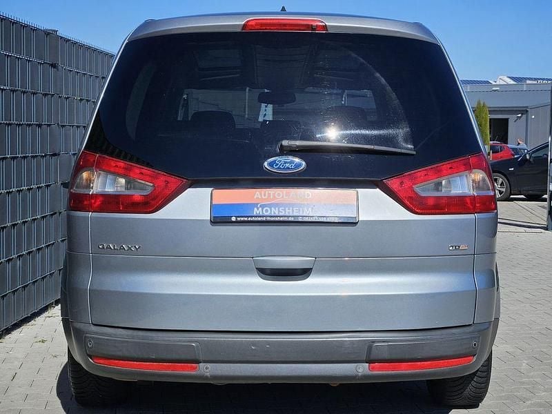 Gebraucht Ford Galaxy Ghia 140 PS (102 kW) 2009 Silber Van / Kleinbus