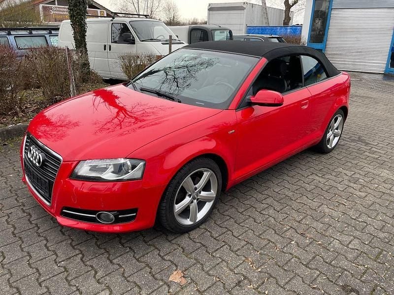 Gebraucht Audi A3 Cabriolet S-Line 140 PS (102 kW) 2010 Rot Cabrio