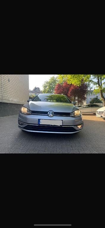 Grau Gebraucht 2019 VW Golf VII Join Kombi | 14.190 € (Guter Preis) - Bild 1/4