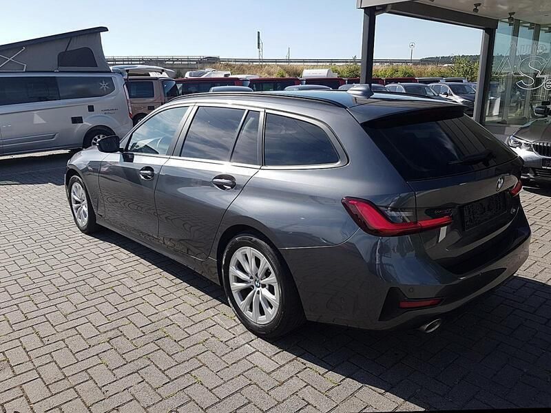 Gebraucht BMW 320 Advantage 190 PS (139 kW) 2020 Grau Kombi