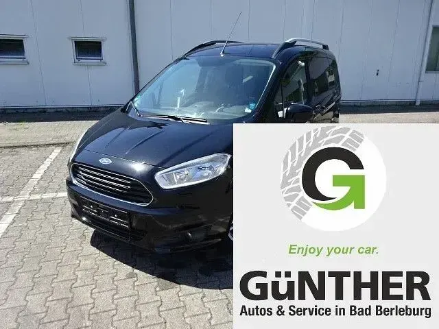 Gebraucht Ford Tourneo Courier Titanium 101 PS (74 kW) 2016 Schwarz Van / Kleinbus