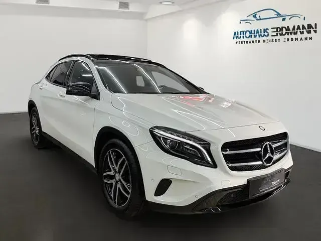 Gebraucht Mercedes GLA250 211 PS (155 kW) 2016 Weiß SUV
