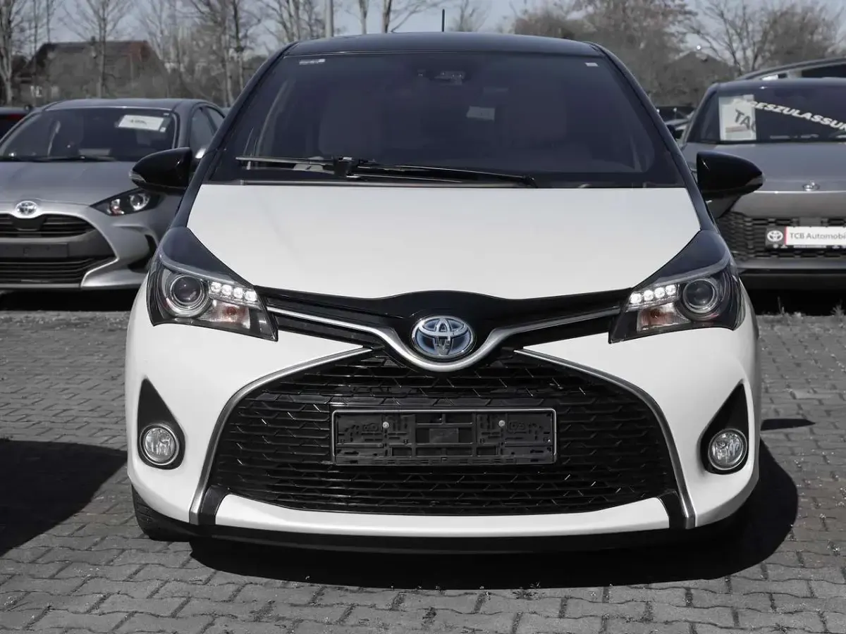 Gebraucht Toyota Yaris Style 101 PS (74 kW) 2016 2ns (weiß) Kleinwagen