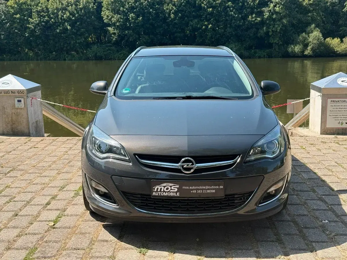 Gebraucht Opel Astra Exklusiv 136 PS (100 kW) 2015 Grau Kombi