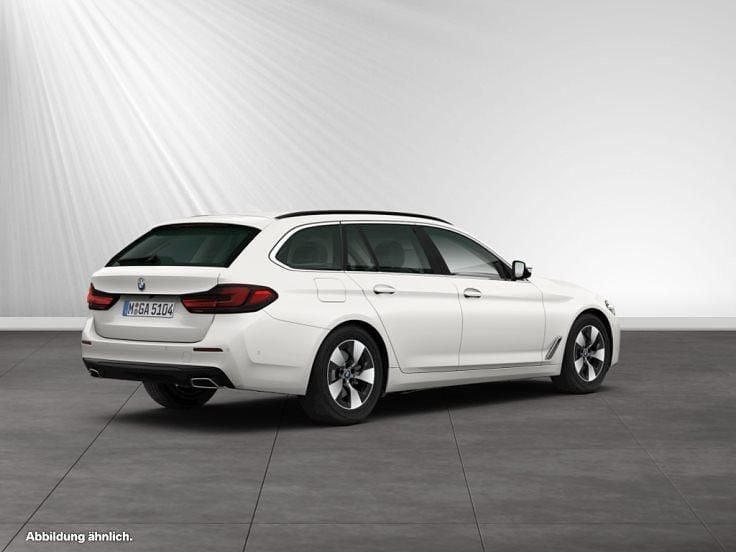 Używany BMW 520 Efficient Dynamics 190 KM (139 kW) 2022 Biały Kombi