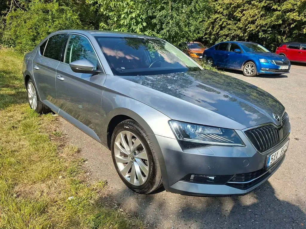 Gebraucht Skoda Superb Style 150 PS (110 kW) 2016 Grau Limousine