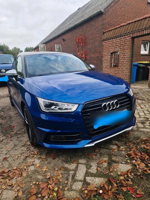 Blau Gebraucht 2018 Audi A1 Sportback S-Line Kleinwagen | 13.900 € (Fairer Preis) - Bild 1/4