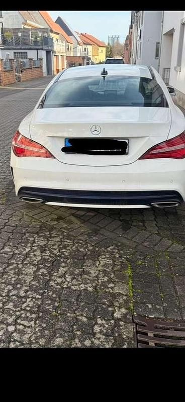 Gebraucht Mercedes CLA200 AMG line 136 PS (100 kW) 2017 Weiß Coupé
