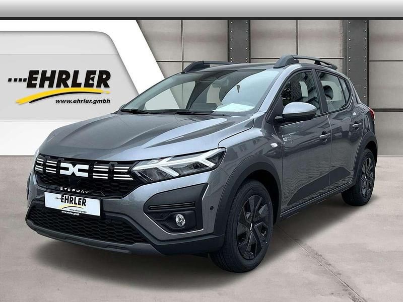 Dolomitgrau Neu 2025 Dacia Sandero Expression Kleinwagen | 19.370 € (Fairer Preis) - Bild 1/4