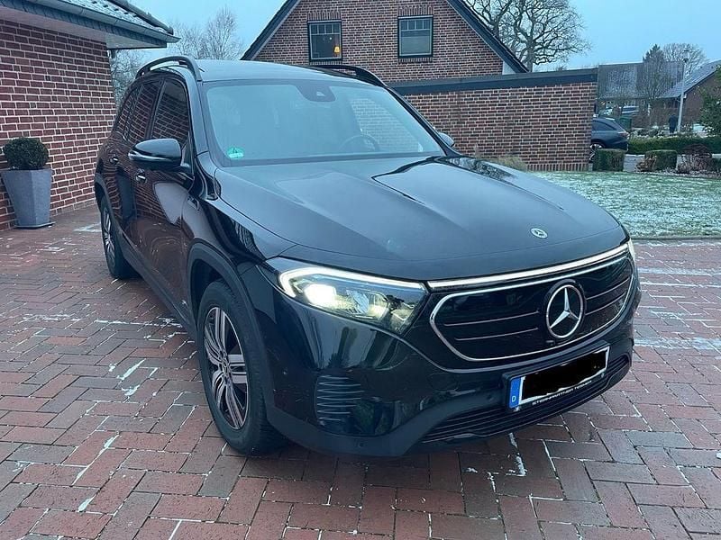 Gebraucht Mercedes EQB250 139 kW (190 PS) 2022 Schwarz SUV