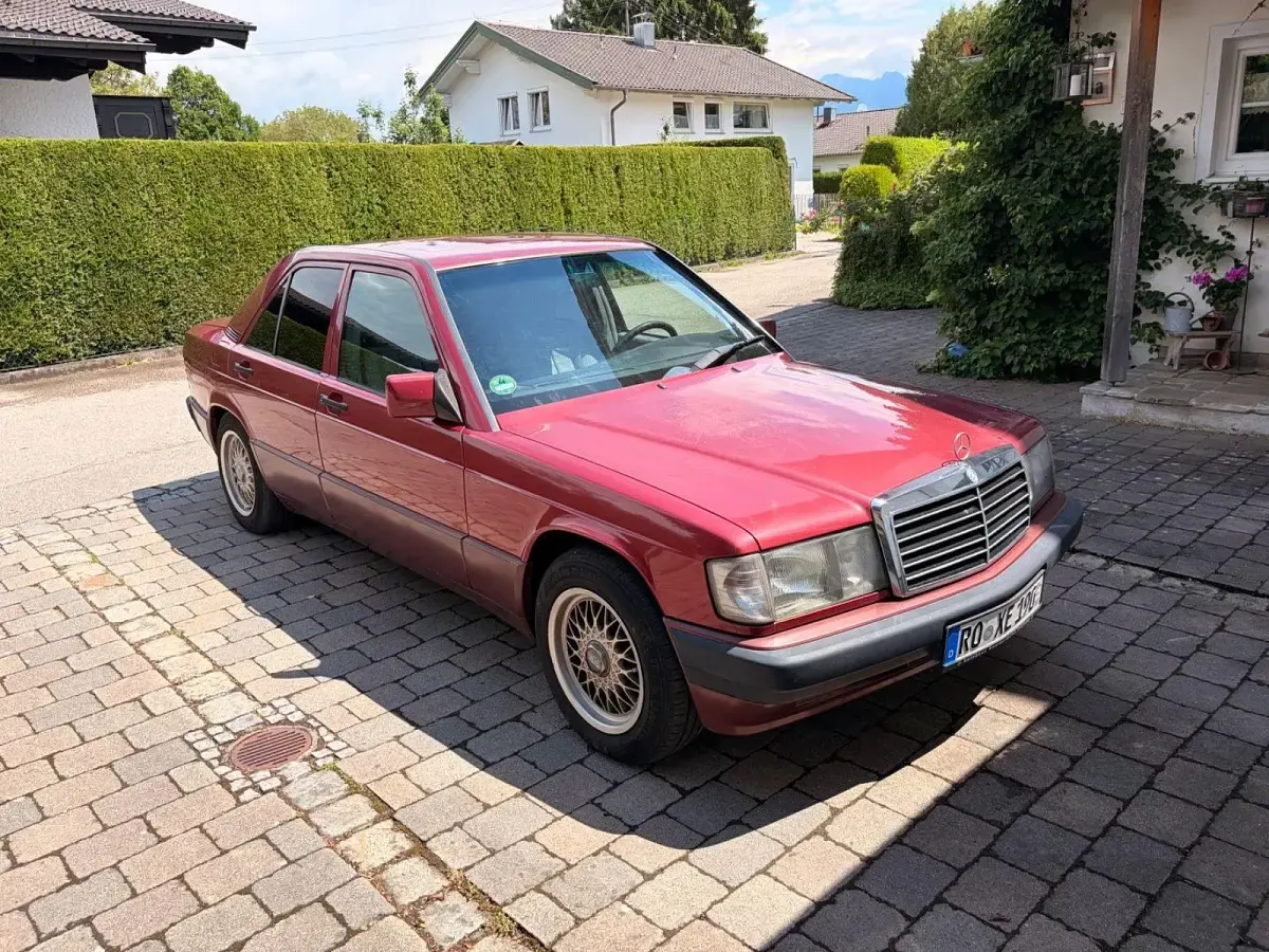 Gebraucht Mercedes 190 122 PS (89 kW) 1992 Rot Limousine