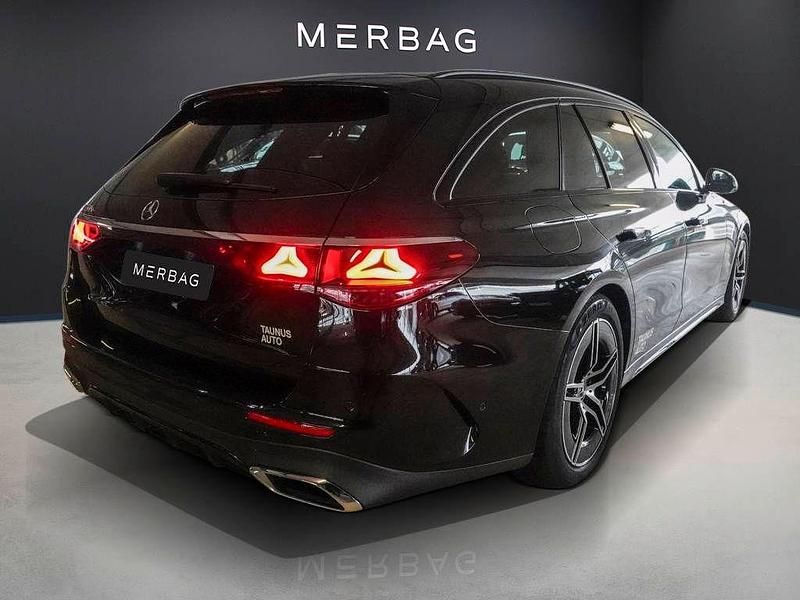 Gebraucht Mercedes E300 AMG 313 PS (230 kW) 2024 Schwarz Kombi