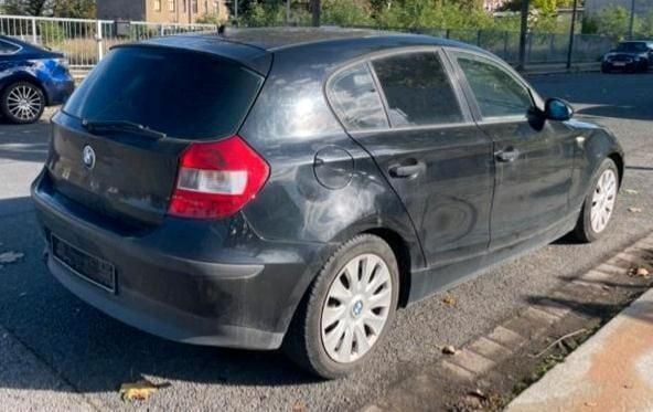 Gebraucht BMW 116 116 PS (85 kW) 2005 Schwarz Kleinwagen