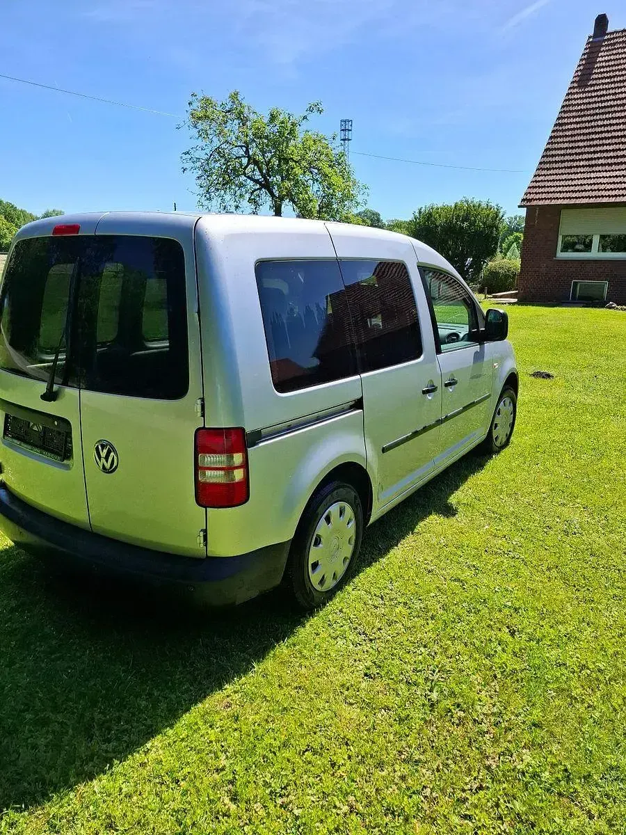 Gebraucht VW Caddy 102 PS (75 kW) 2013 Silber Van / Kleinbus