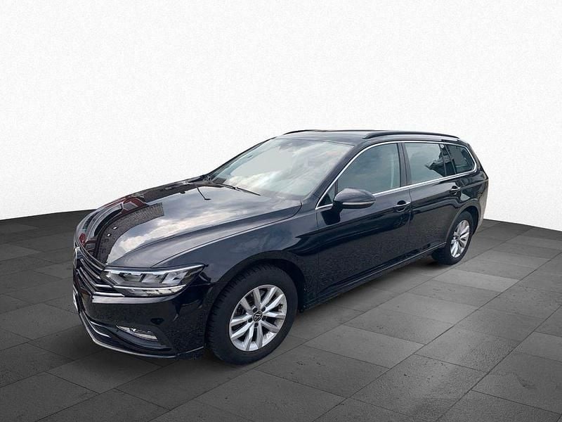 Schwarz Gebraucht 2023 VW Passat Business Kombi | 24.900 € (Guter Preis) - Bild 1/4
