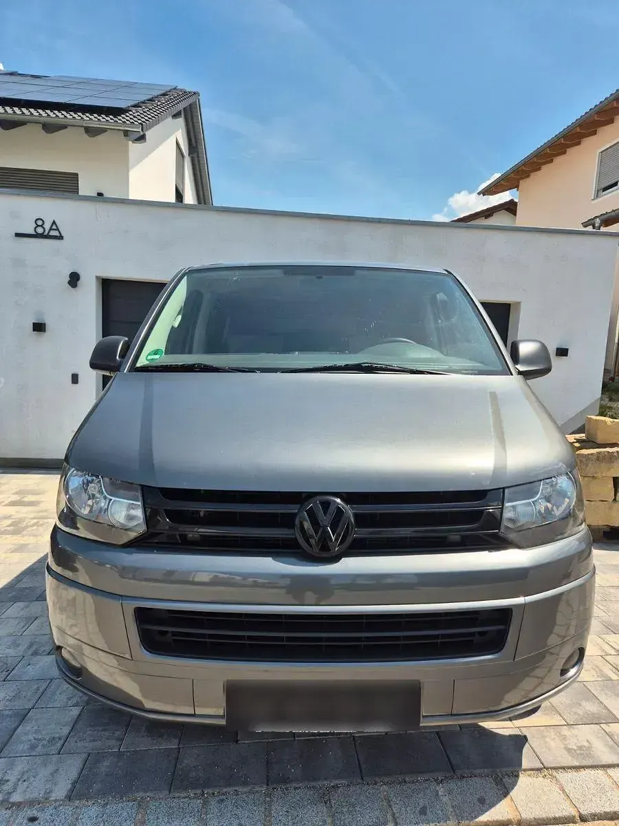 Gebraucht VW Multivan Startline 140 PS (102 kW) 2012 Grau Van / Kleinbus