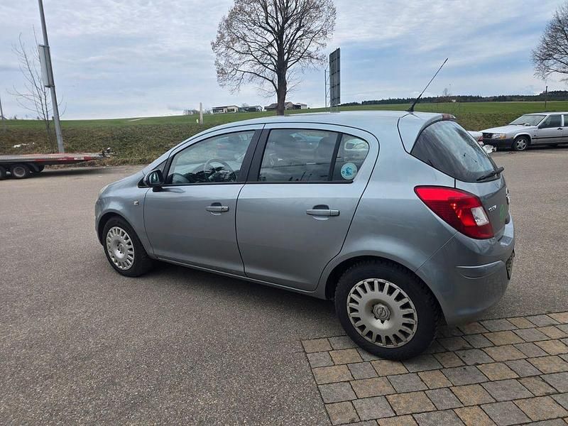 Gebraucht Opel Corsa Satellite 86 PS (63 kW) 2011 Silber Kleinwagen