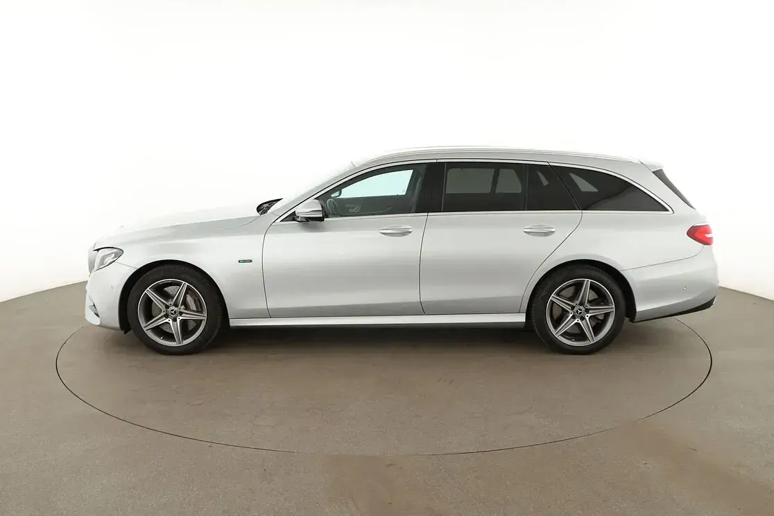 Gebraucht Mercedes E300 AMG line 122 PS (89 kW) 2020 Silber Kombi