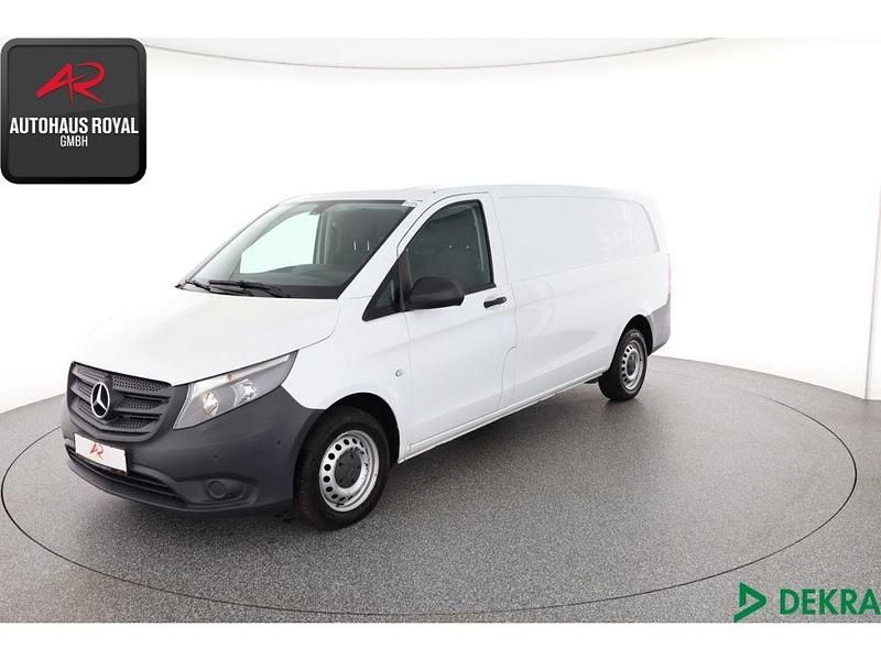 Weiss Gebraucht 2017 Mercedes Vito Van / Kleinbus | 18.479 € (Guter Preis) - Bild 1/4