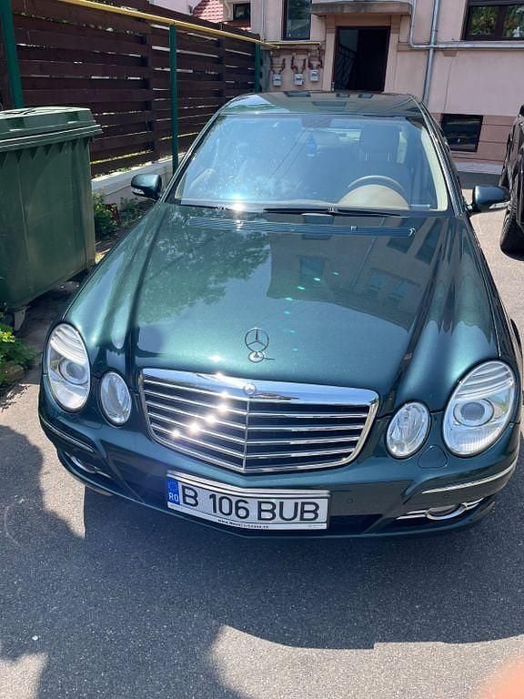 Grün Gebraucht 2007 Mercedes E320 Avantgarde Limousine | 10.000 € (Teuer) - Bild 1/4
