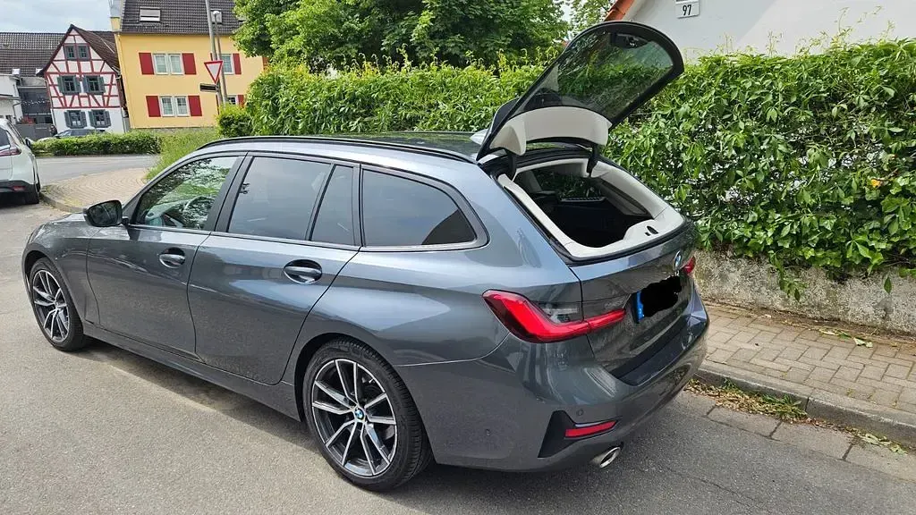 Gebraucht BMW 320 190 PS (139 kW) 2020 Grau Kombi