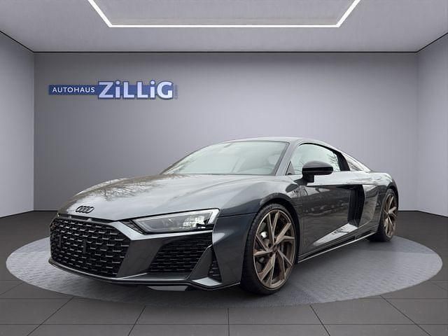 Grau Gebraucht 2024 Audi R8 Coupé Performance Coupé | 139.990 € - Bild 1/4