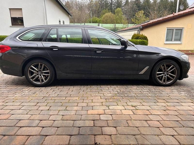 Second-hand BMW 520 Sport Line 190 CP (139 kW) 2018 Gri Break