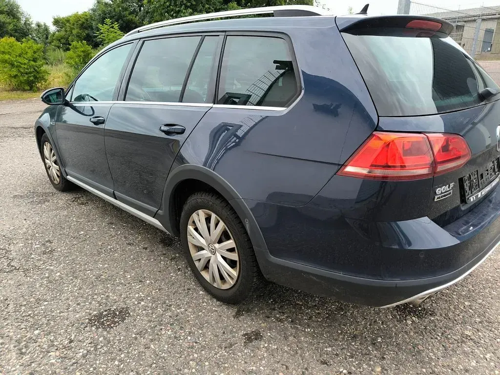 Gebraucht VW Golf Alltrack Basis 150 PS (110 kW) 2016 Blau Kombi