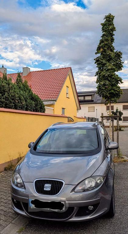 Grau Gebraucht 2007 Seat Altea Stylance Van / Kleinbus | 3.000 € (Fairer Preis) - Bild 1/4